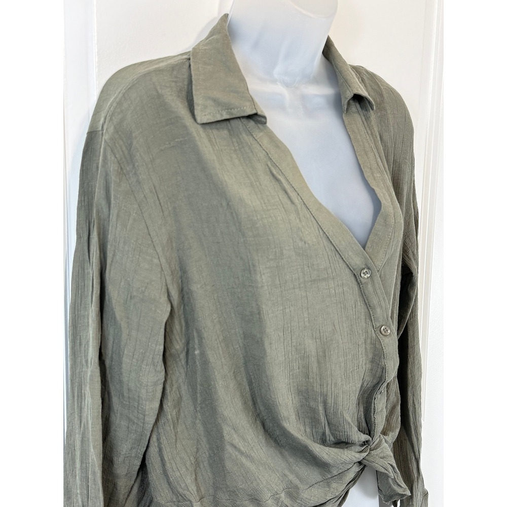 FATE Olive Green‎ Twist Button Down Shirt Women's S Long Sleeve Crop Texture - Picture 2 of 11
